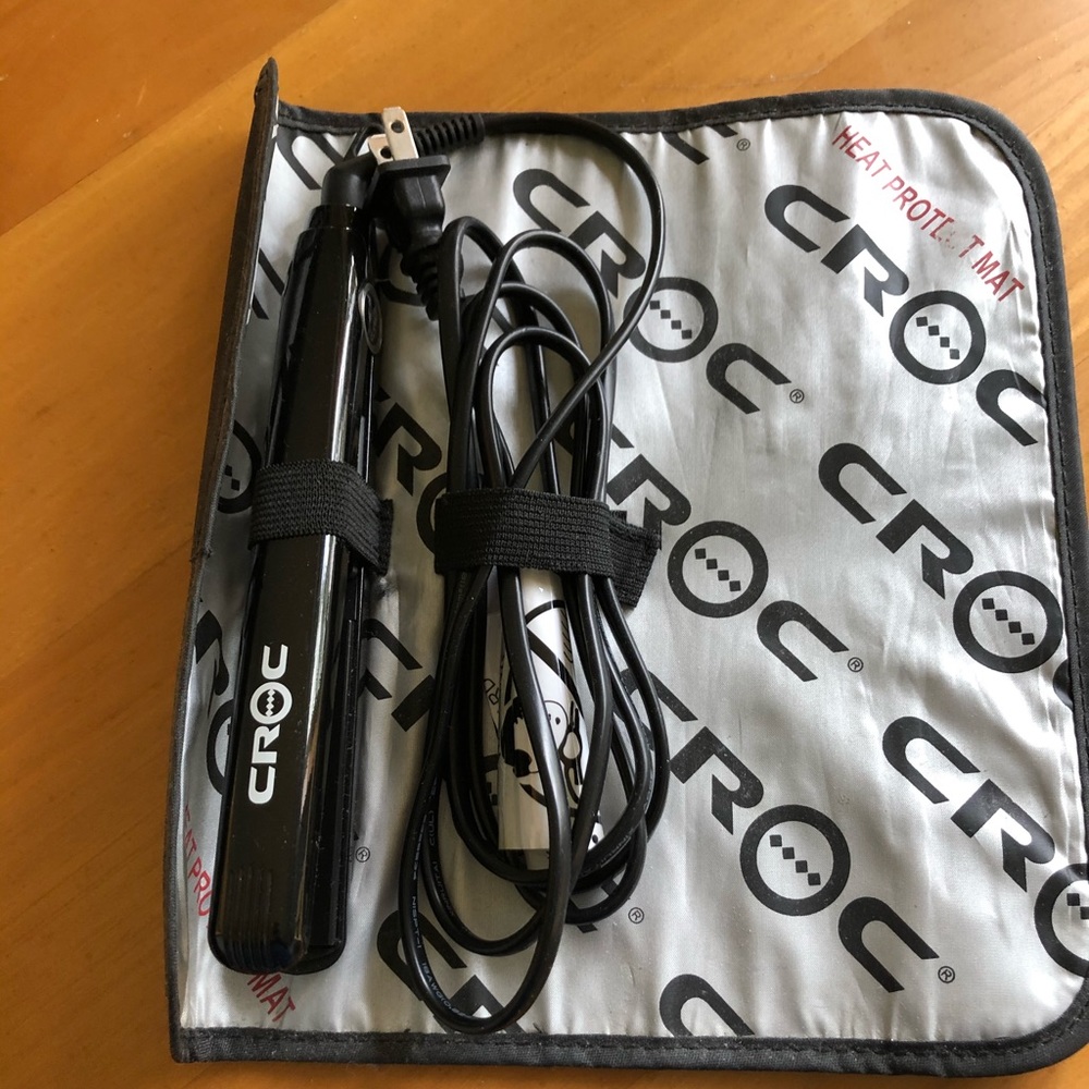 Travel flat iron